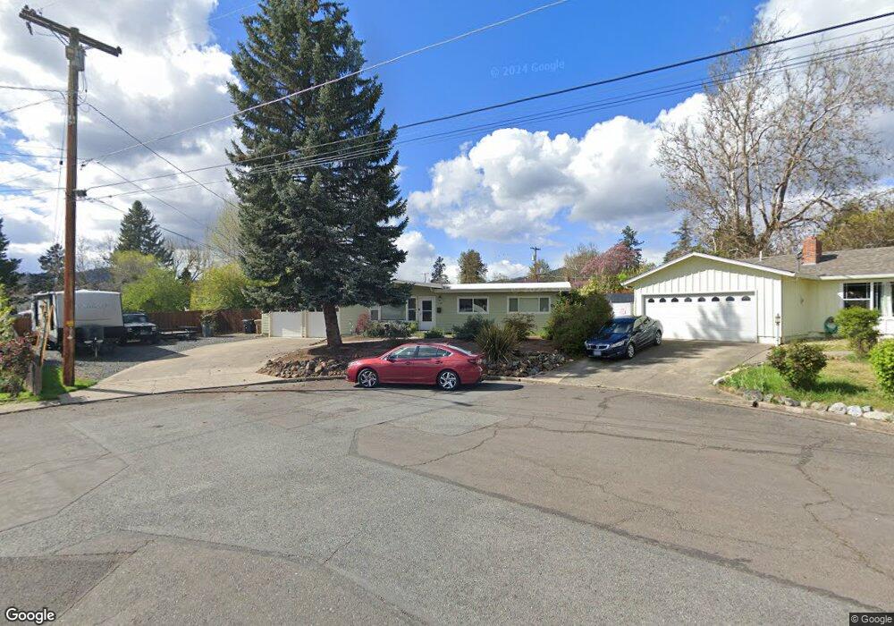 720 NE Pioneer Way, Grants Pass, OR 97526 - photo 1