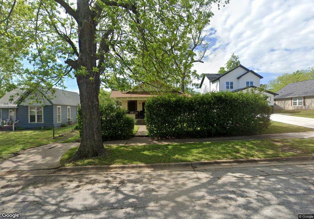 210 E Munson St, Denison, TX 75021 - photo 1