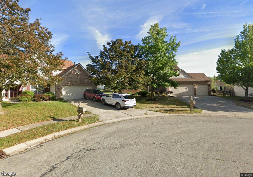 9867 Cranberry Cir, Fishers, IN 46038 - photo 1