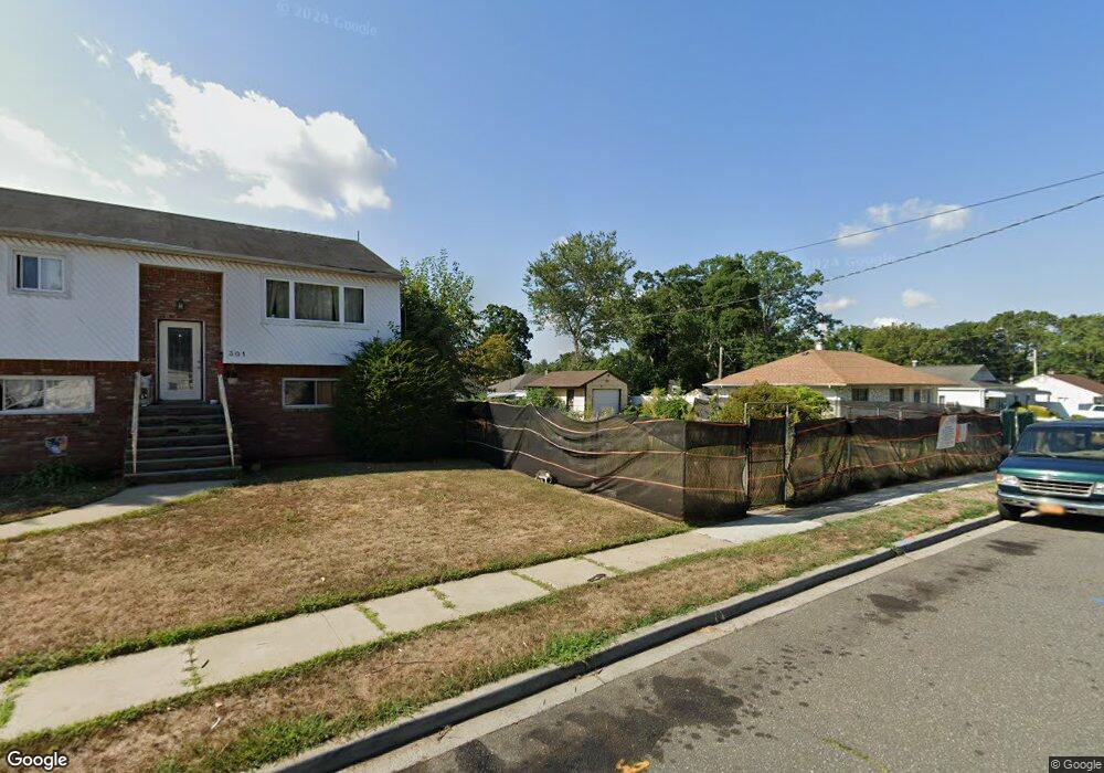 307 Coventry Rd N, West Hempstead, NY 11552 - photo 1