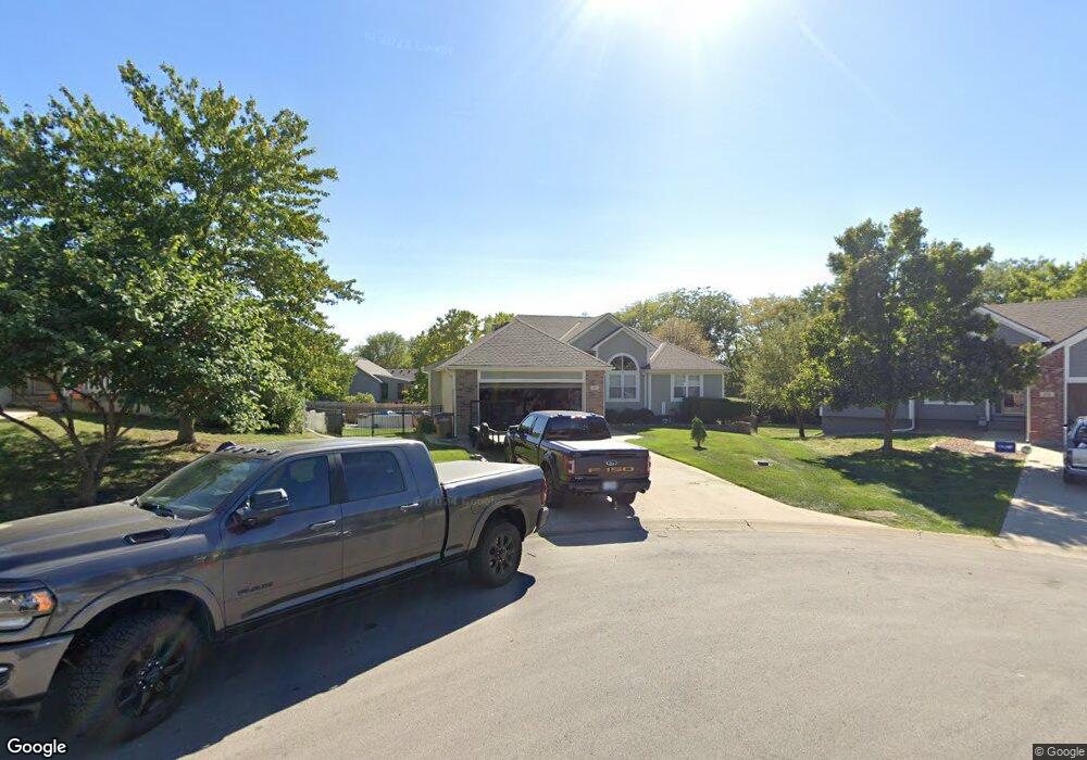 1717 Overbrook Ln, Raymore, MO 64083 - photo 1