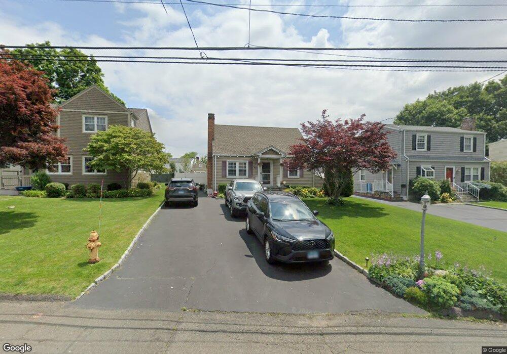 39 Hilltop Ave, Stamford, CT 06907 - photo 1