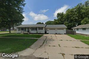 208 Cedar St, Laurel, NE 68745