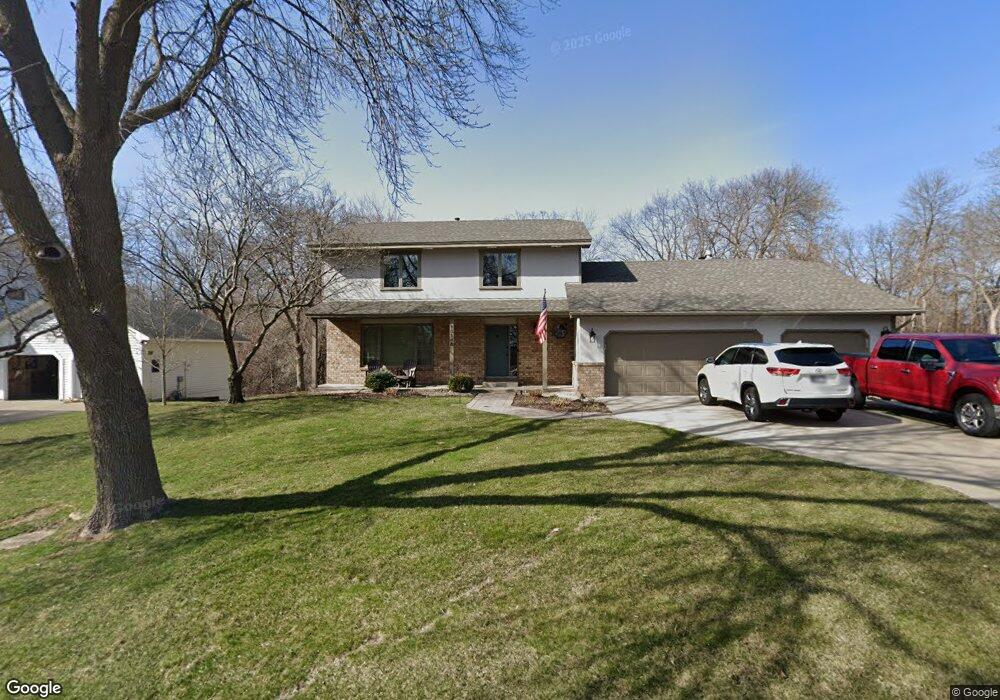 15148 Crestview Ln, Minnetonka, MN 55345 - photo 1