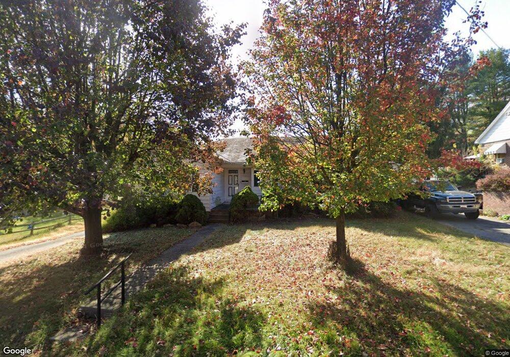 223 Oak St, Pen Argyl, PA 18072 - photo 1