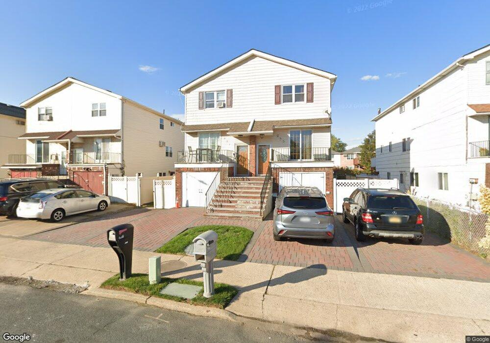 237 Regis Dr, Staten Island, NY 10314 - photo 1