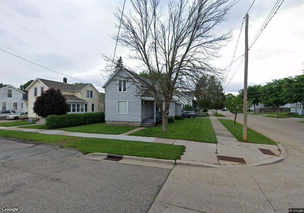 406 W 10th Ave, Oshkosh, WI 54902 - photo 1