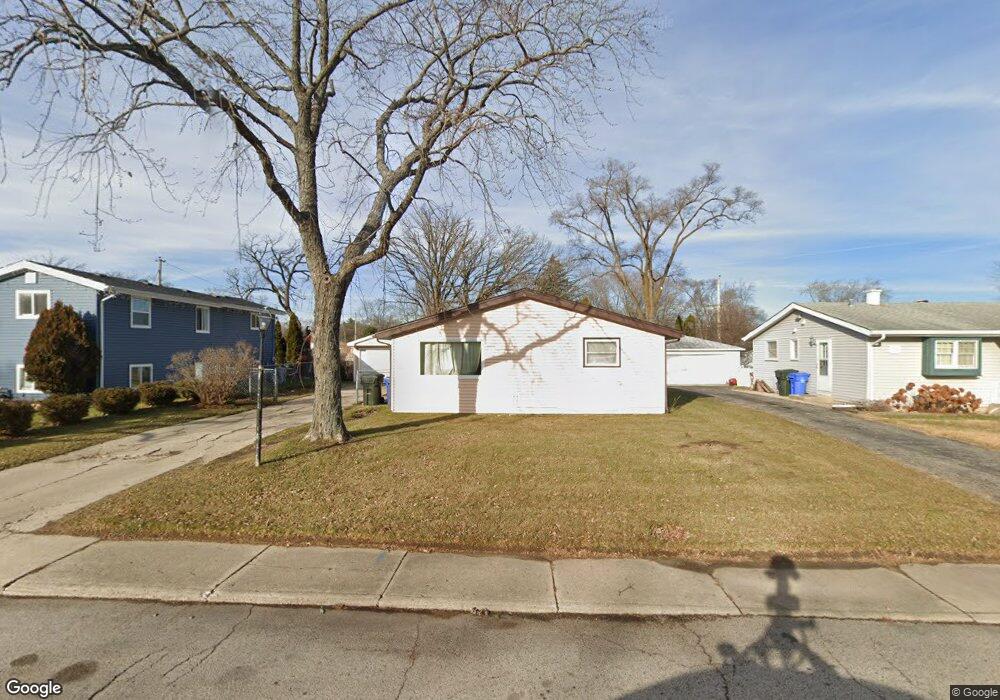 320 Delaware St, Carpentersville, IL 60110 - photo 1