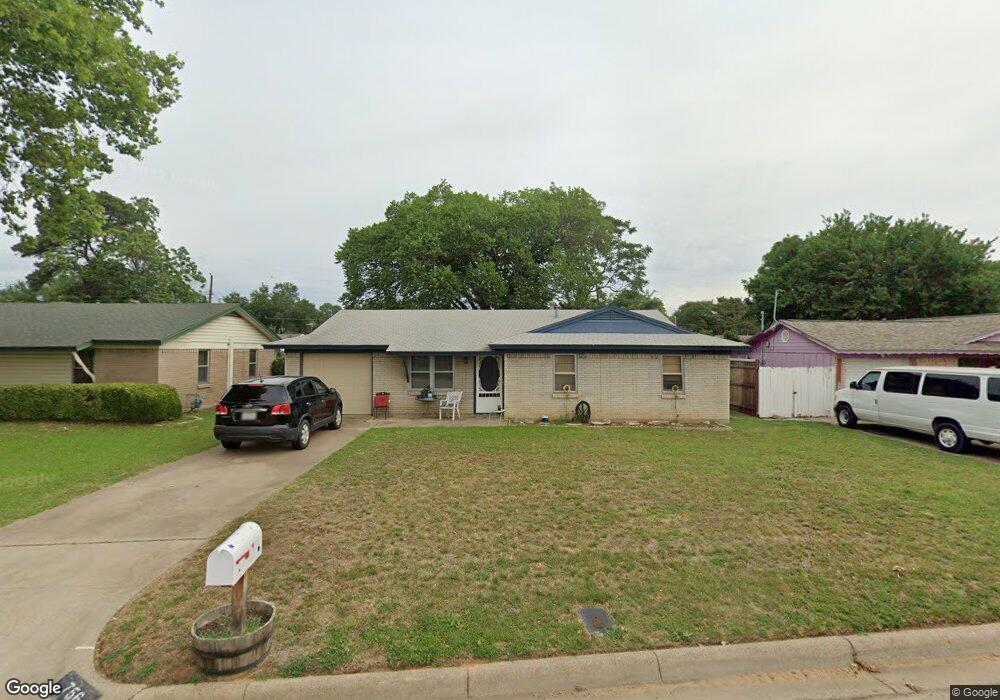 756 Treadwell Dr, Hurst, TX 76053 - photo 1