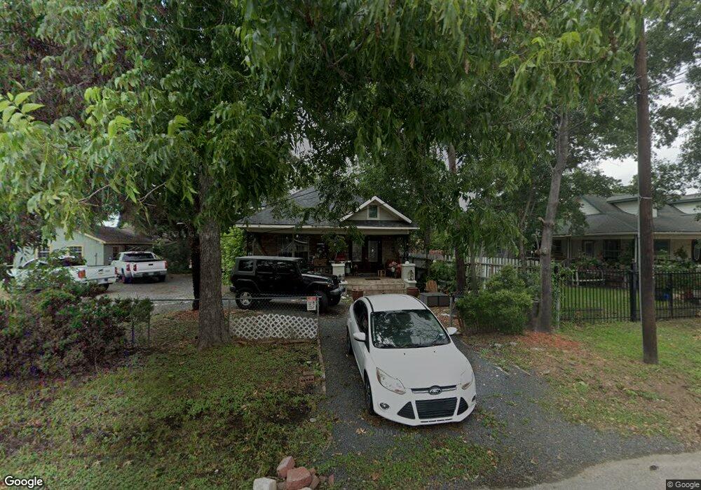 7211 Roswell St unit C, Houston, TX 77022 - photo 1