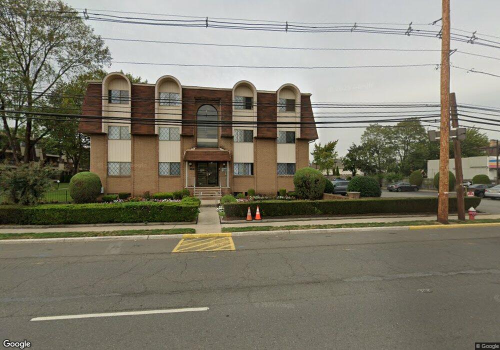 1150 W St George A06, Linden, NJ 07036 - photo 1