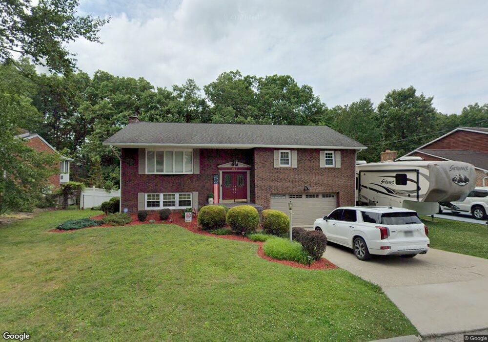 266 Pine Cir, Dunbar, WV 25064 - photo 1