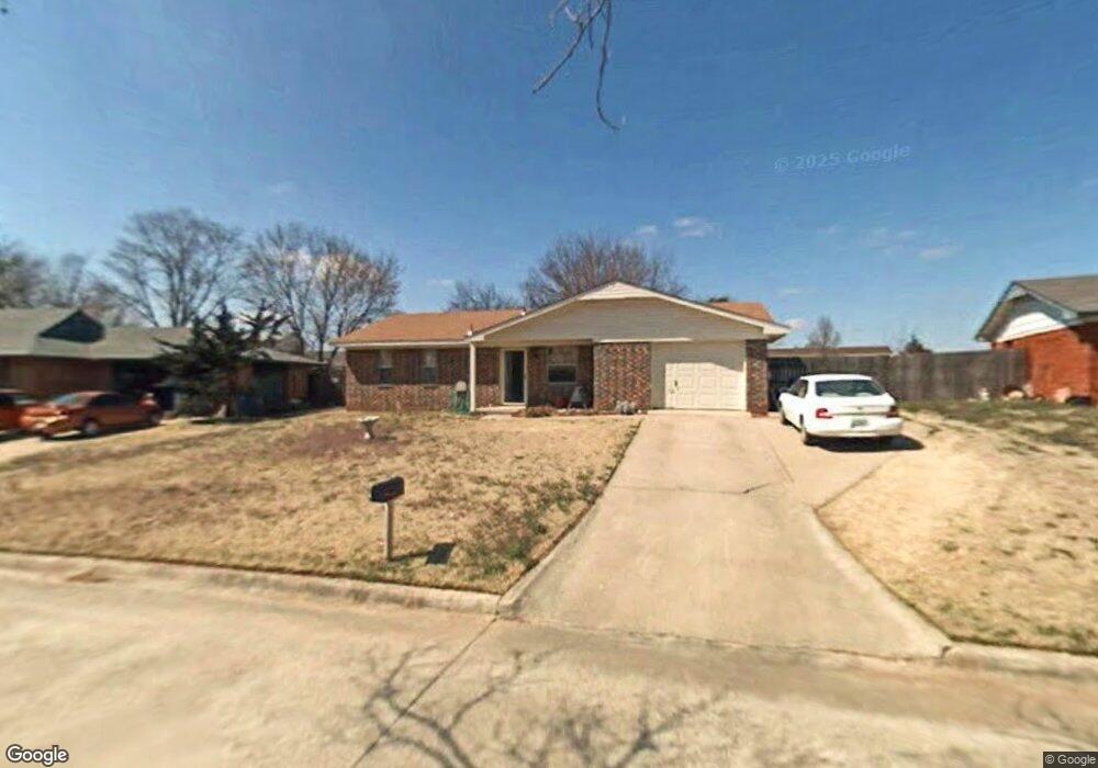 305 Lakewood Blvd, Duncan, OK 73533 - photo 1
