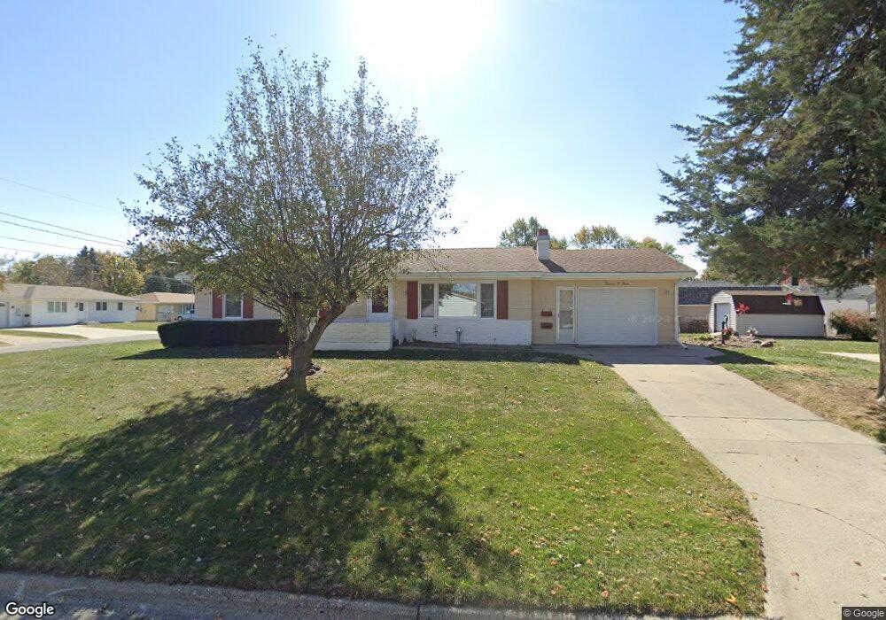 1407 S 11th Ave E, Newton, IA 50208 - photo 1