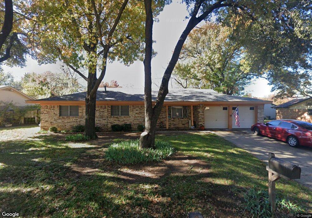 125 Glenn Dr, Hurst, TX 76053 - photo 1