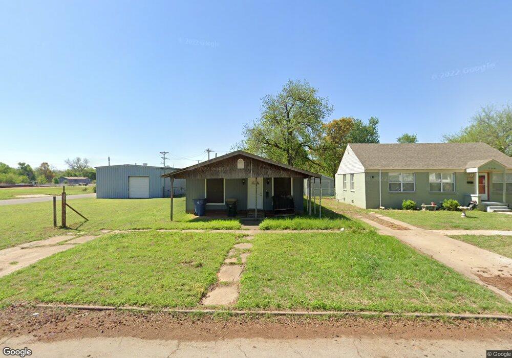 704 W Chestnut Ave, Duncan, OK 73533 - photo 1