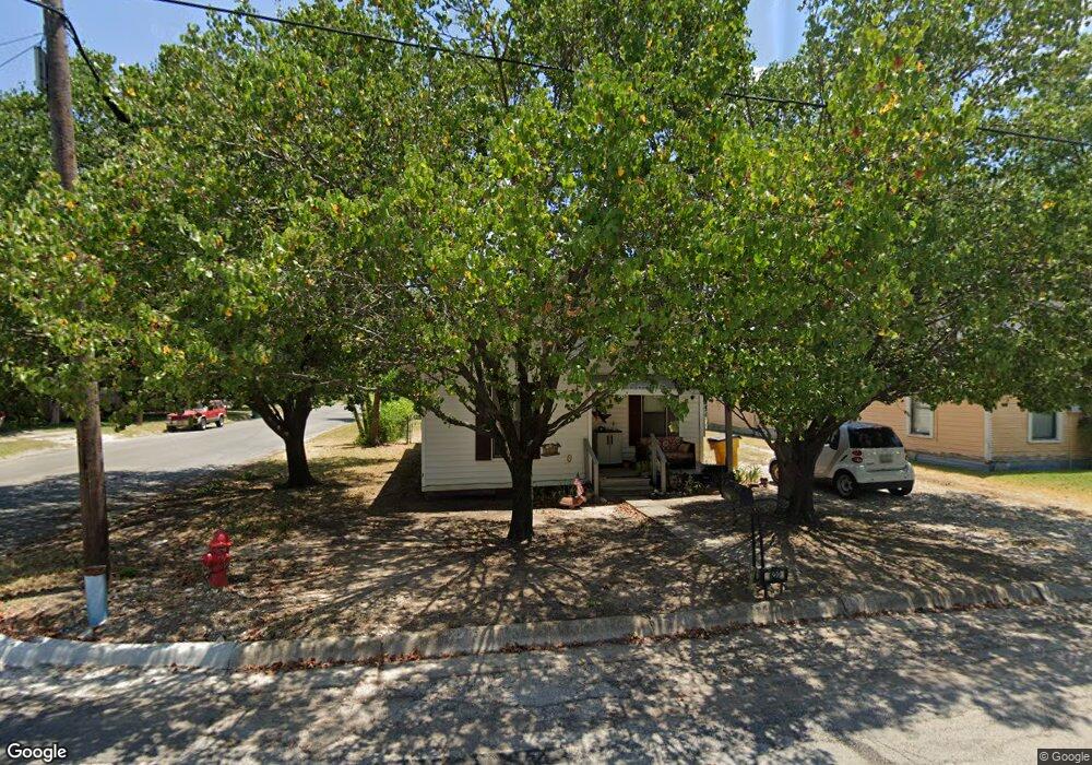 622 Ritchey St, Gainesville, TX 76240 - photo 1