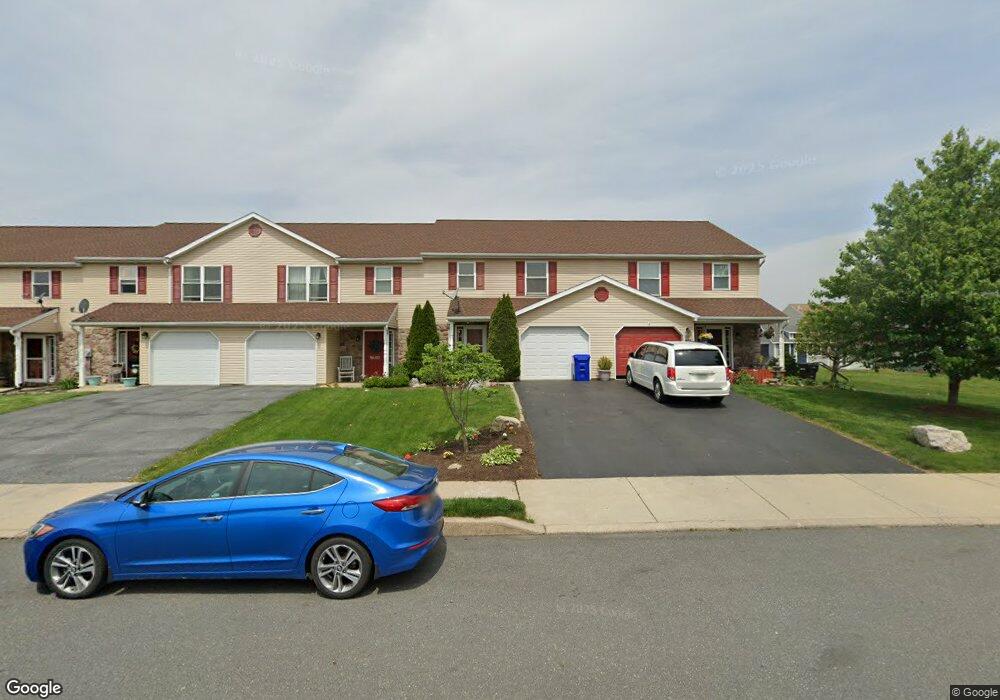 609 Sunflower St, New Holland, PA 17557 - photo 1