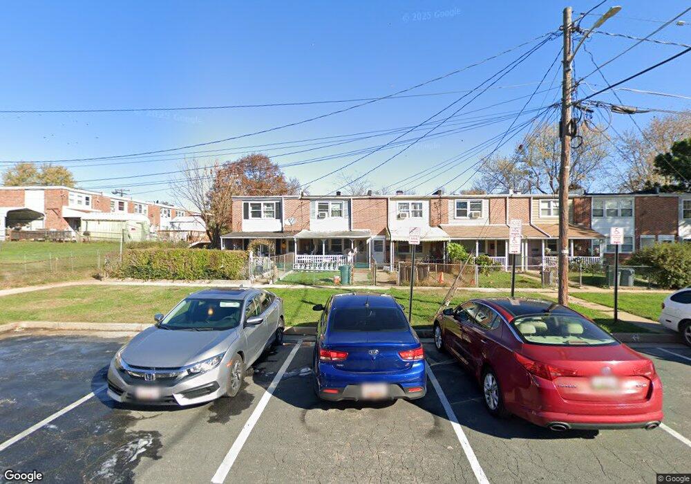 910 Imperial Ct, Halethorpe, MD 21227 - photo 1