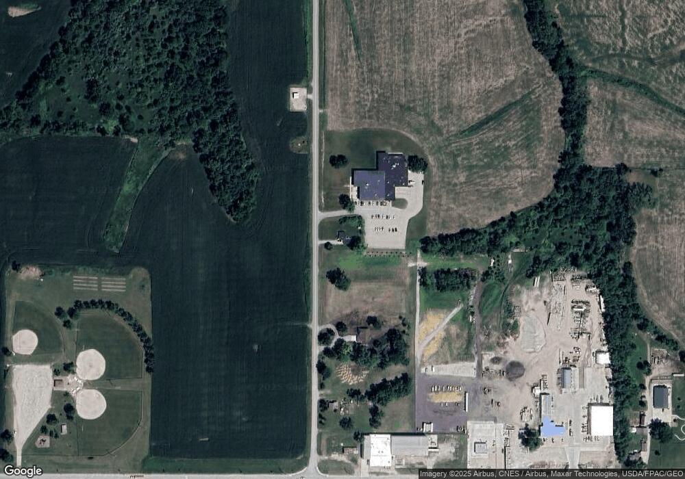 2214 E 8th St N, Newton, IA 50208 - photo 1