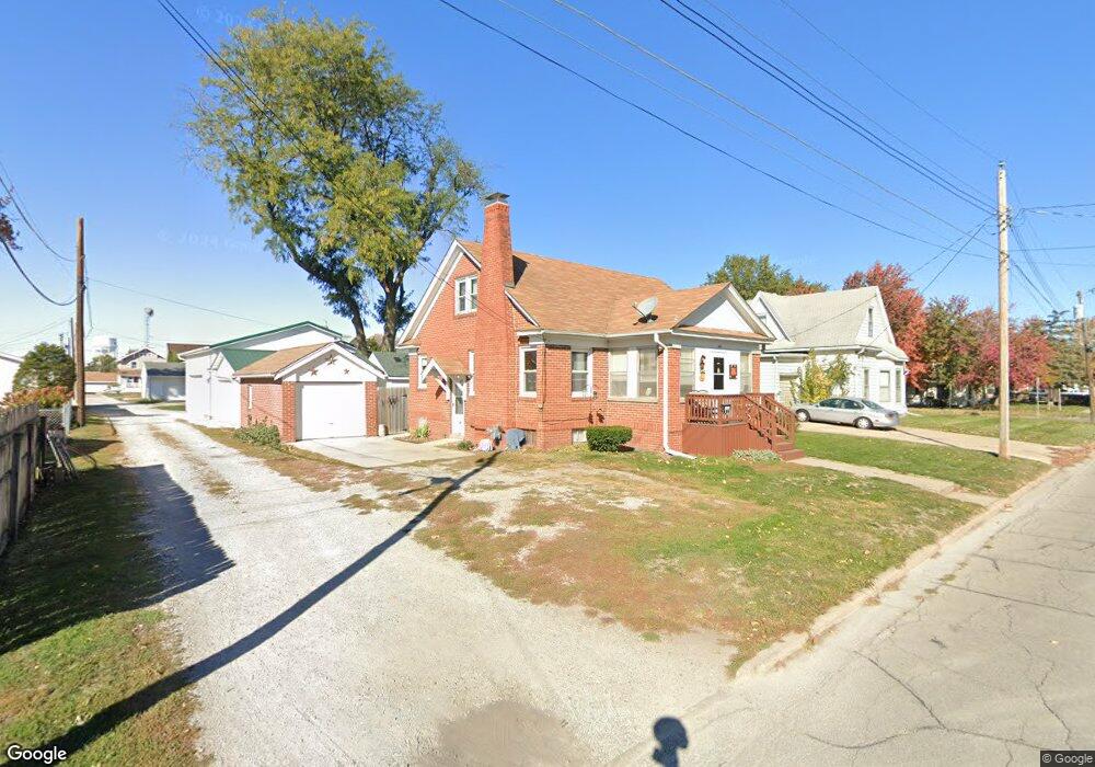 209 E 5th St S, Newton, IA 50208 - photo 1