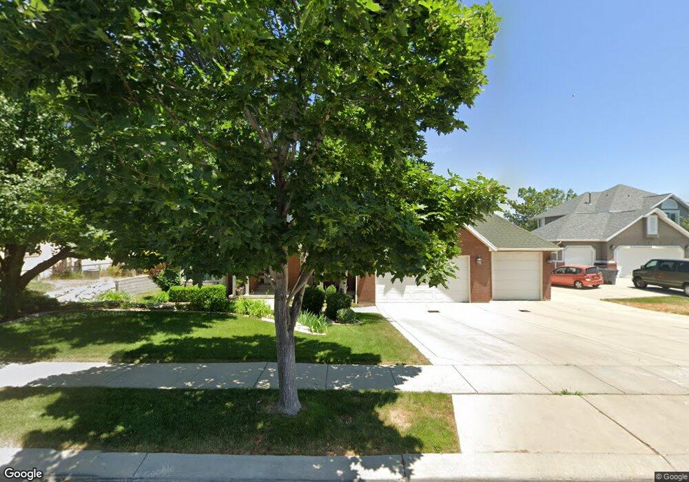 10355 Whispering Sands Cir, South Jordan, UT 84095 - photo 1