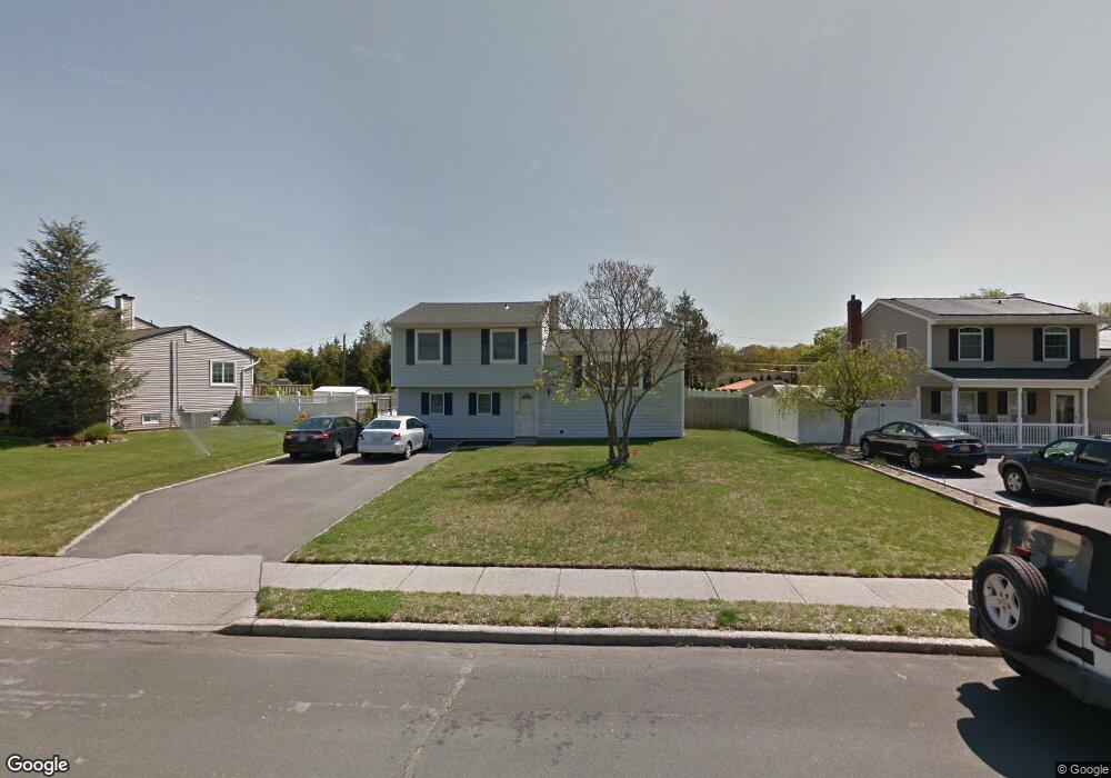 21 Jenny Ln, Holtsville, NY 11742 - photo 1