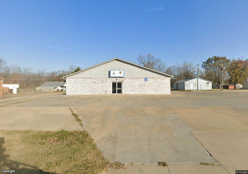 404 E Trudgeon St, Henryetta, OK 74437 - photo 1