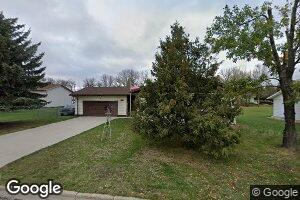 32 Mclean Ave, Wilton, ND 58579