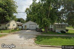 415 S Main St, Moweaqua, IL 62550