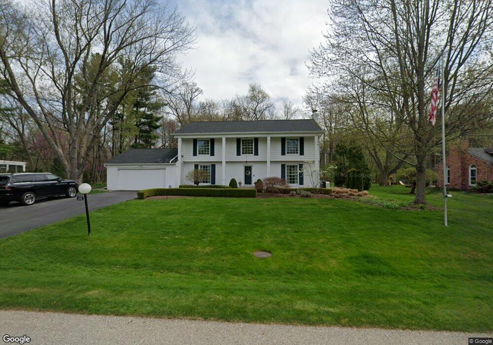 2705 Lamplighter Ln, Bloomfield Hills, MI 48304 - photo 1