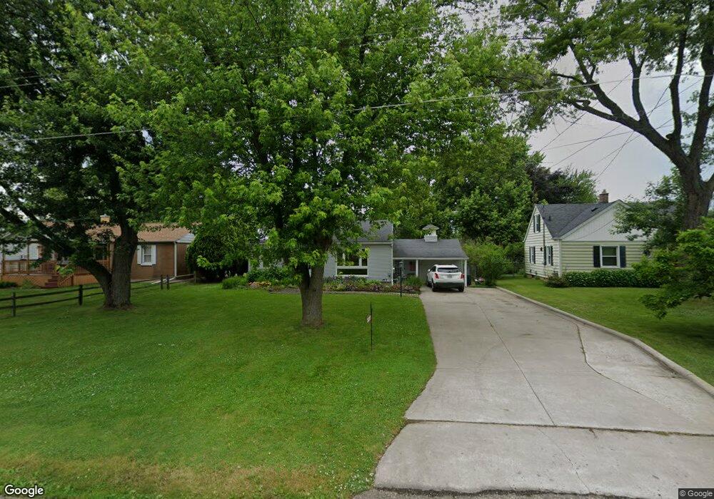 3027 Lanning Dr, Flint, MI 48506 - photo 1