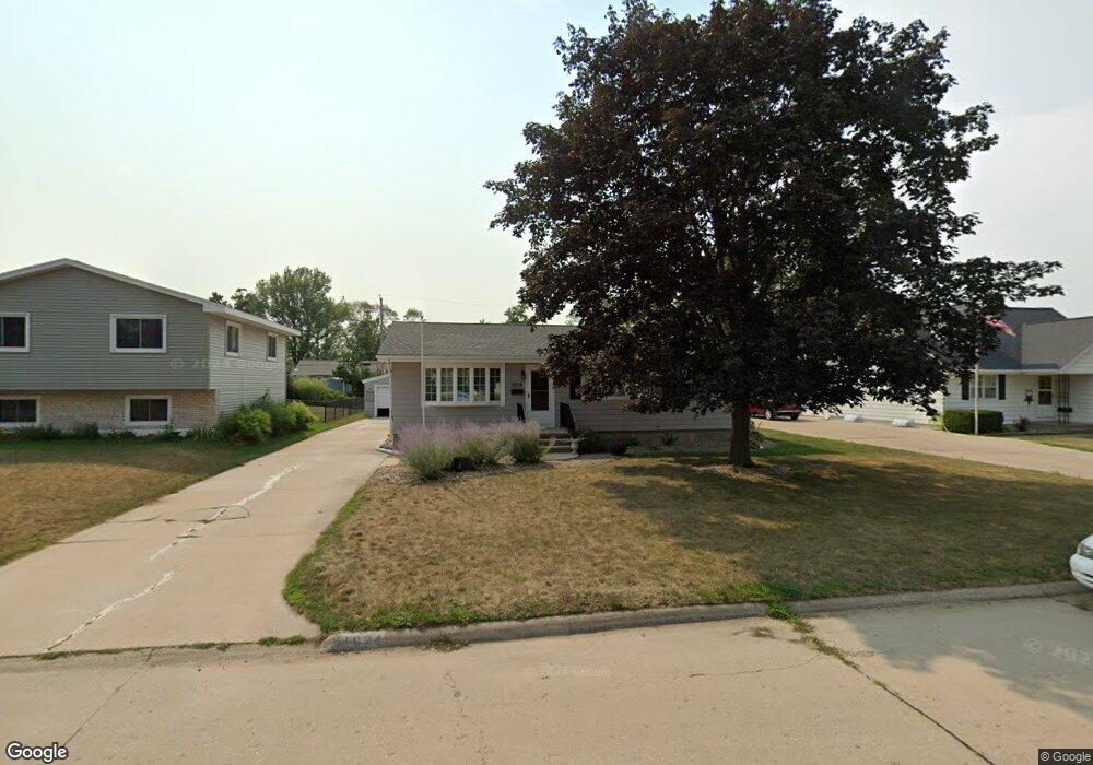 1924 Cach Ln SW, Cedar Rapids, IA 52404 - photo 1