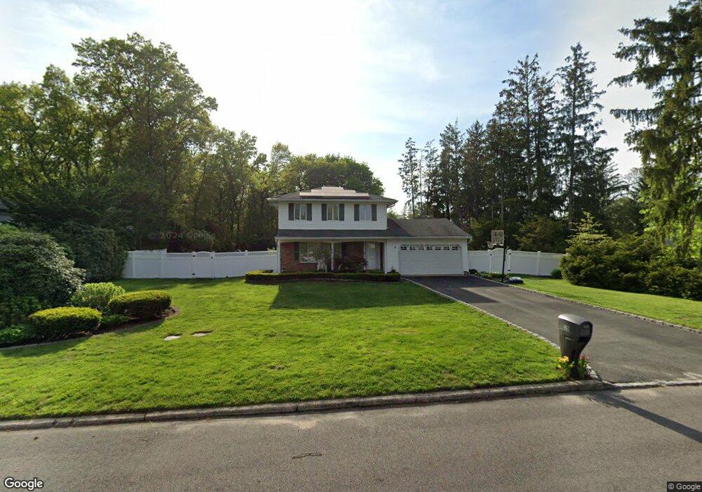 10 Mare Ln, ComMacK, NY 11725 - photo 1