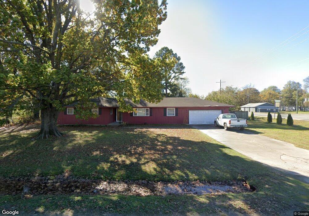 1102 E Lincoln St, Stuttgart, AR 72160 - photo 1