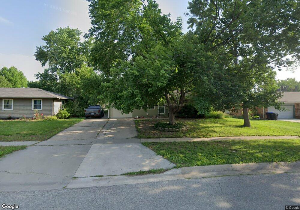 4122 SW 34th St, Topeka, KS 66614 - photo 1