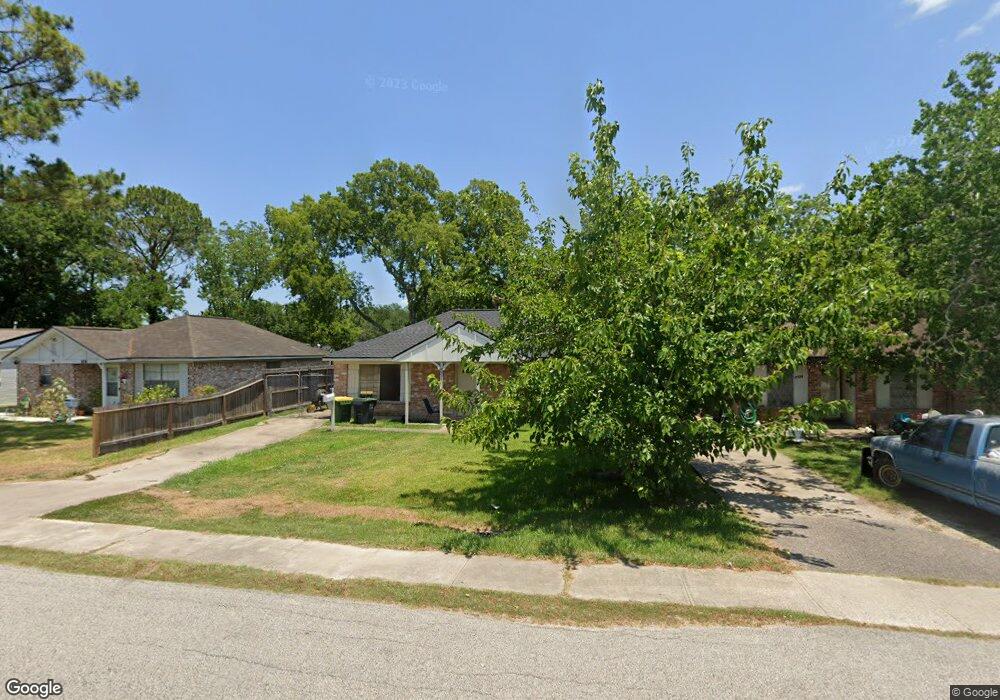 2135 N Austin Ave, Pearland, TX 77581 - photo 1