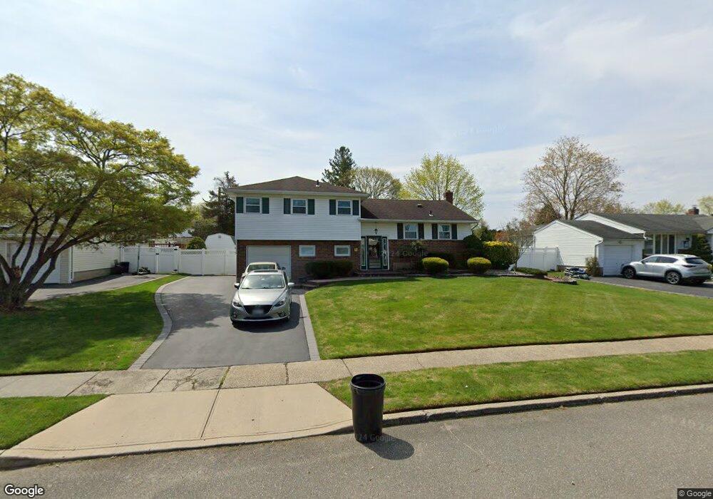 34 Cameo Rd, ComMacK, NY 11725 - photo 1