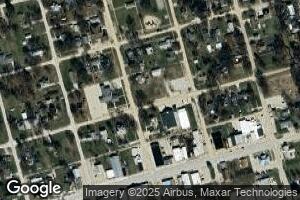 208 N Oak St, Windsor, IL 61957