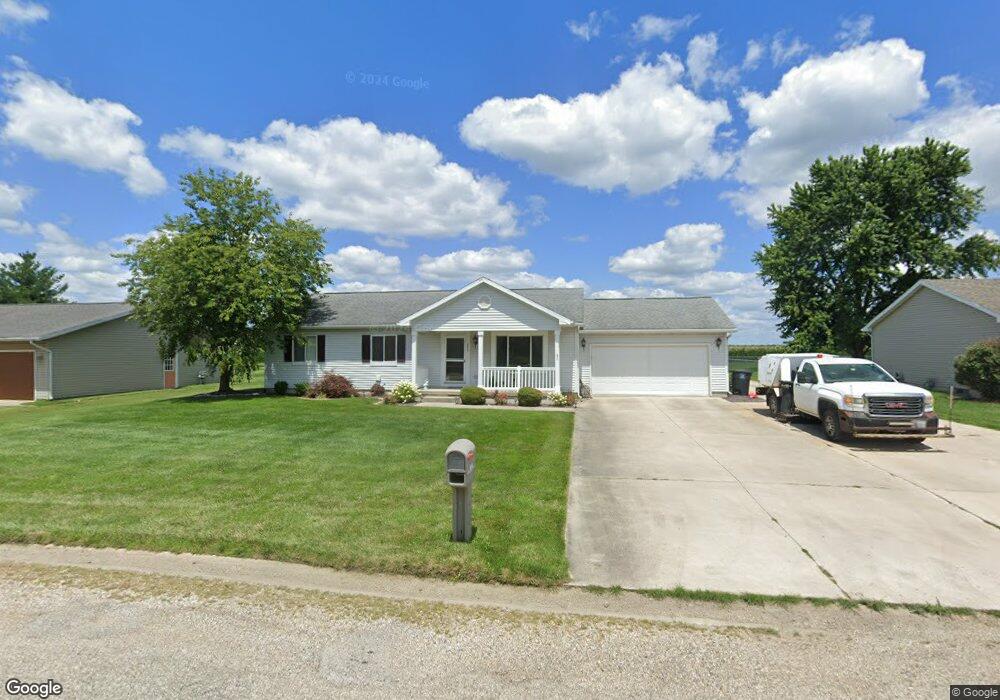 9878 E Bloomfield Hills Dr, Effingham, IL 62401 - photo 1