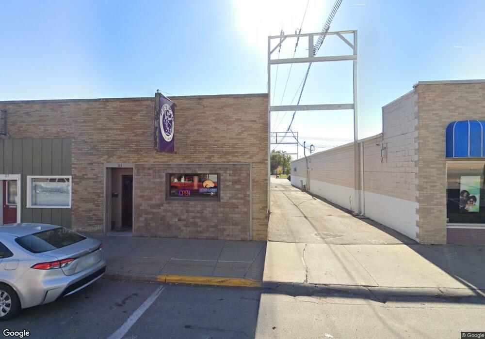 113 1st Ave E, Newton, IA 50208 - photo 1