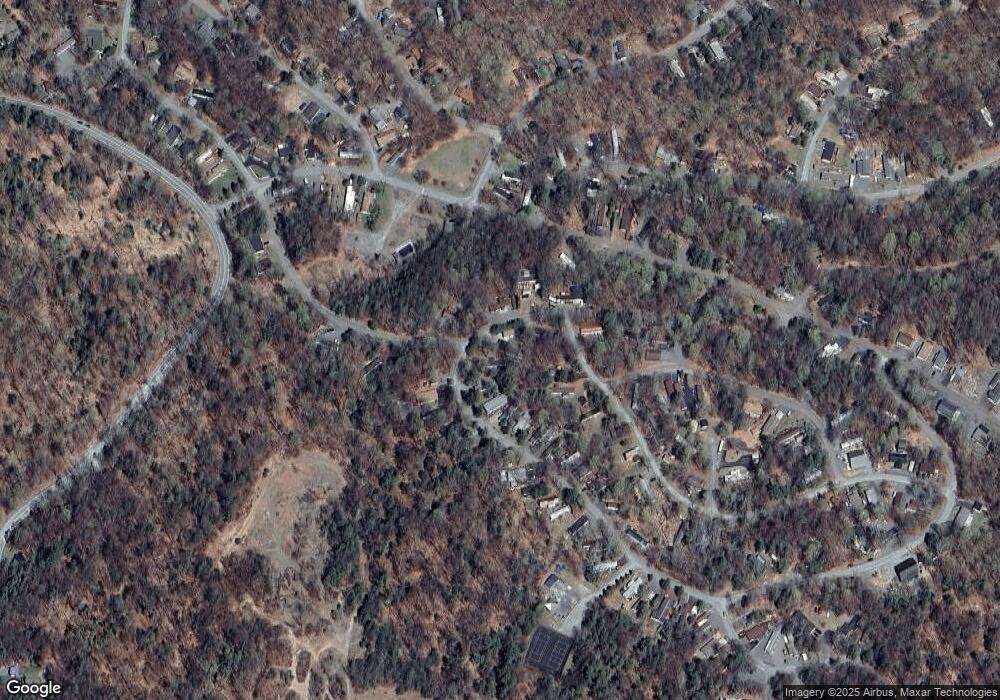 124 Granite Dr, Greentown, PA 18426 - photo 1