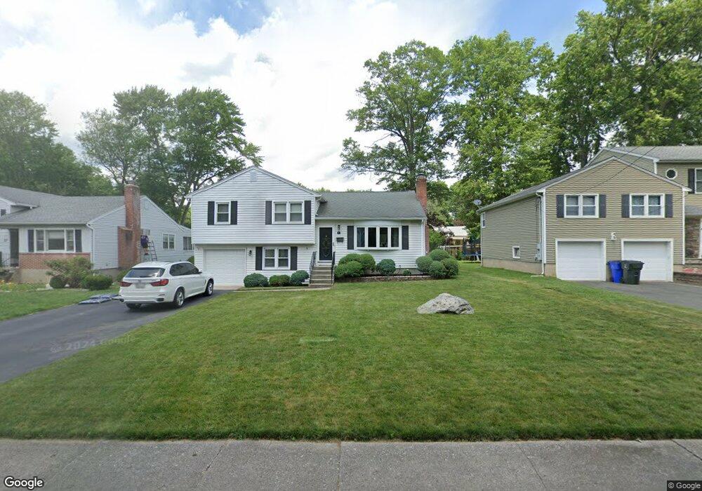 32 Grenhart St, West Hartford, CT 06117 - photo 1