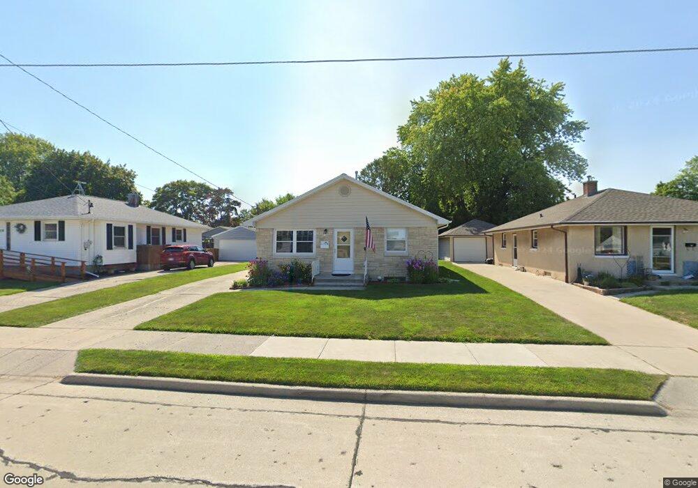 1306 S 31st St, Manitowoc, WI 54220 - photo 1