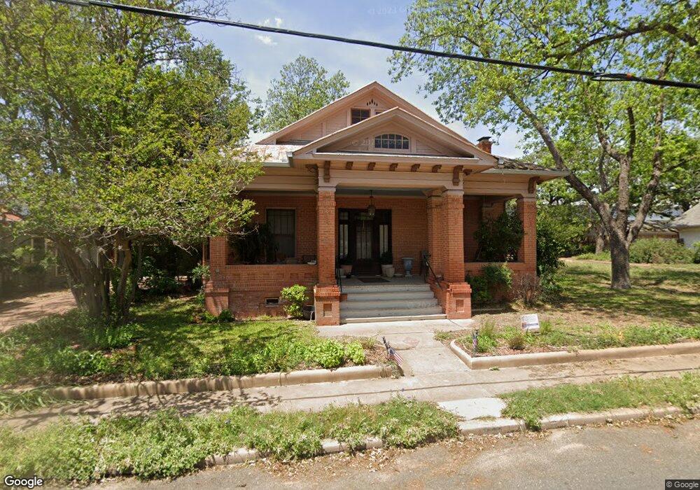 412 N Adams St, Fredericksburg, TX 78624 - photo 1