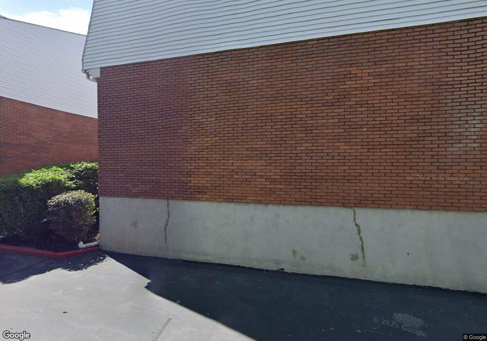 8262 S Williamsburg Park Cir, Sandy, UT 84070 - photo 1