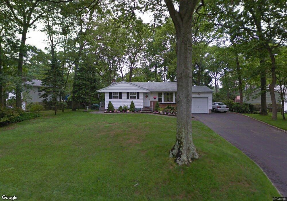 30 Gull Dr, Hauppauge, NY 11788 - photo 1