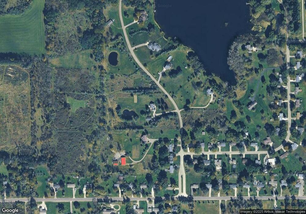 10436 Wake Robin Dr, Grand Blanc, MI 48439 - photo 1