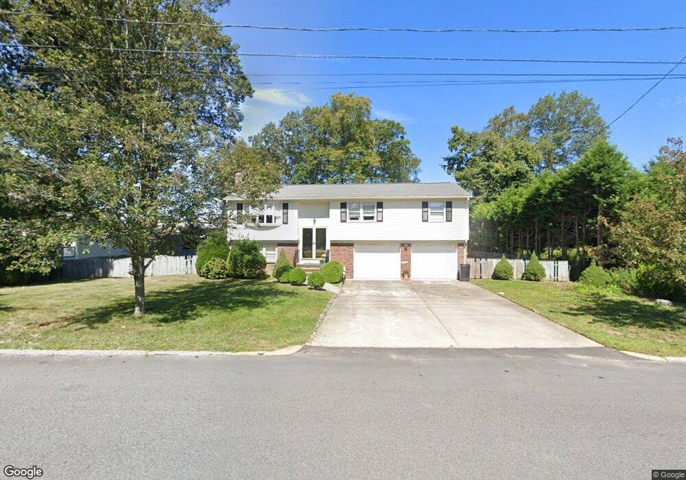 61 Glen Hills Dr, Cranston, RI 02920 - photo 1