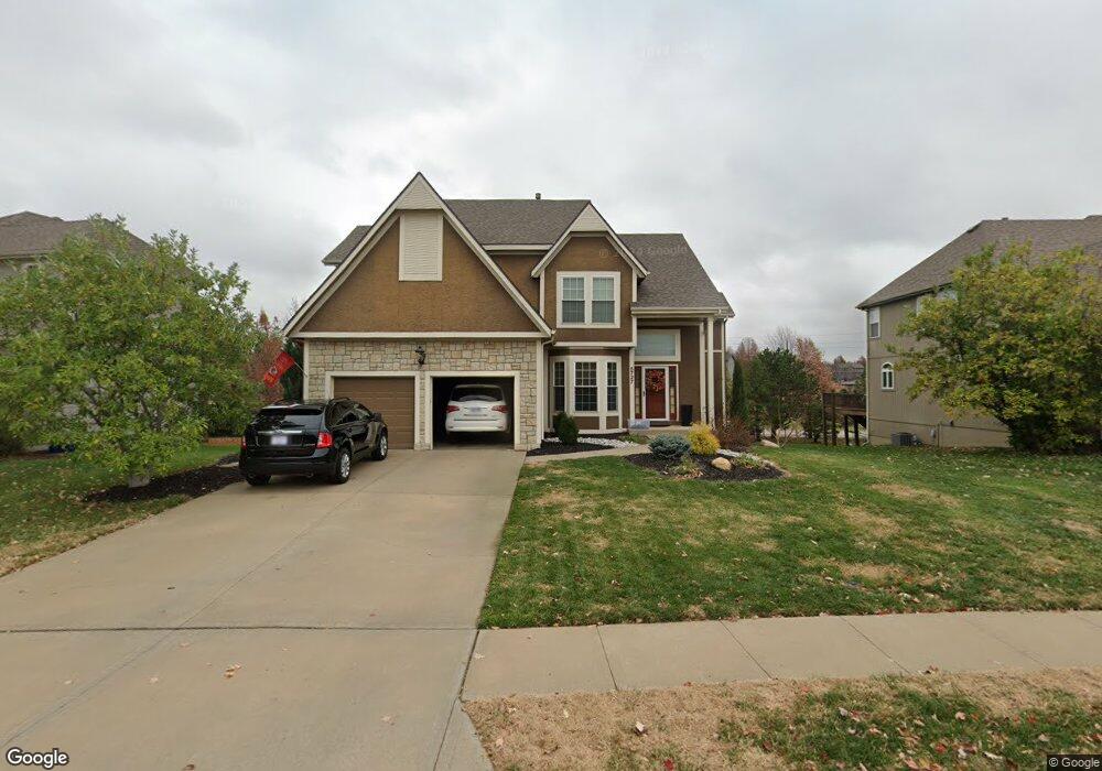 5727 Payne St, Shawnee, KS 66226 - photo 1
